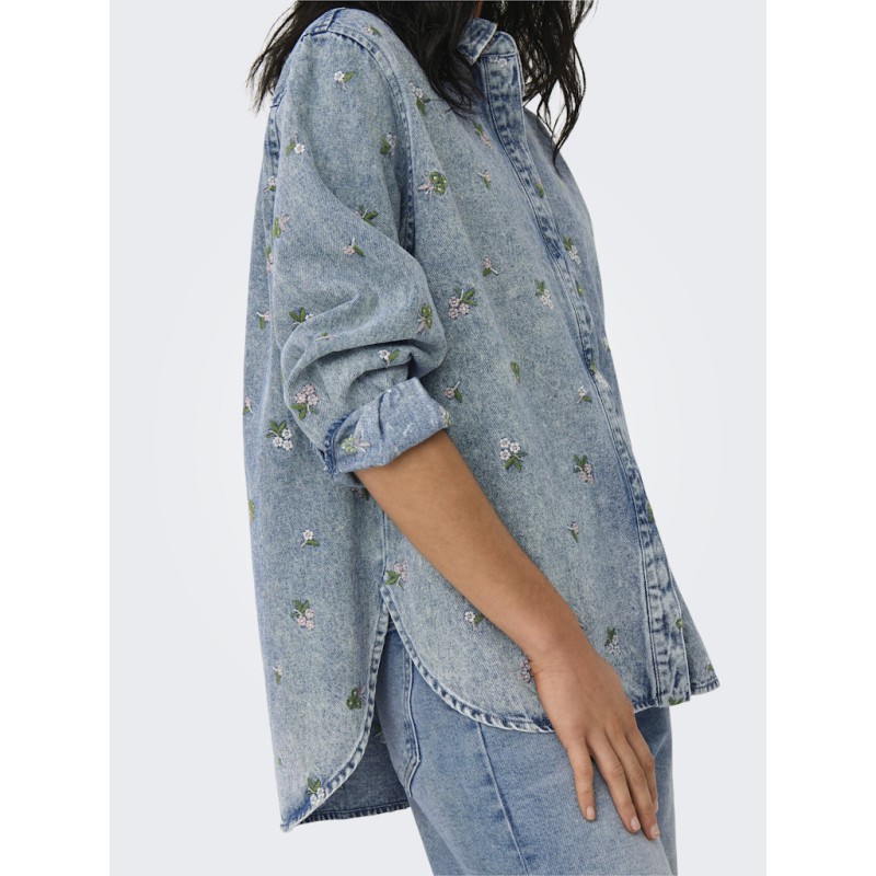 ONLY Vera L/S Blomster Broderi Denim Skjorte - Light Blue Denim
