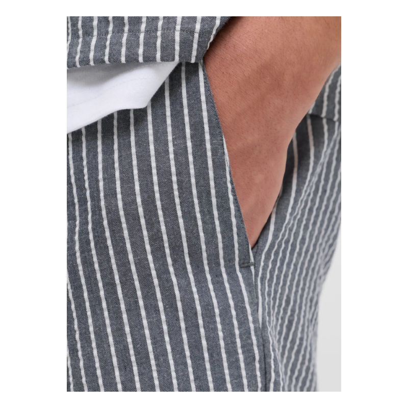 JJ REBEL Have shorts - Navy Blazer W. Cloud Dancer