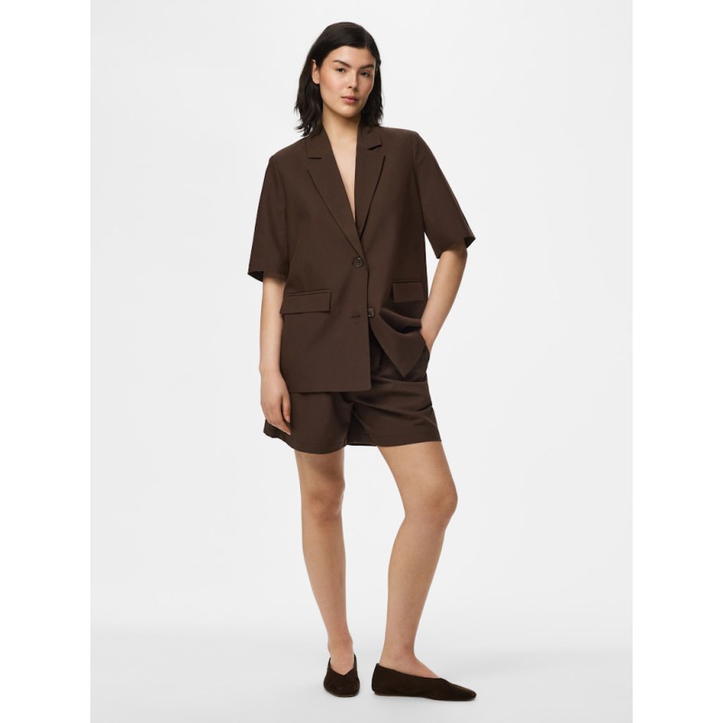 PIECES Bosella højtaljet pleated shorts - Hot Fudge