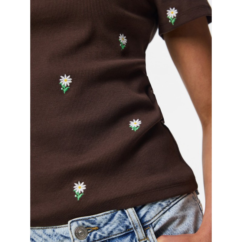 PIECES May kortærmet broderet T-shirt - Hot Fudge