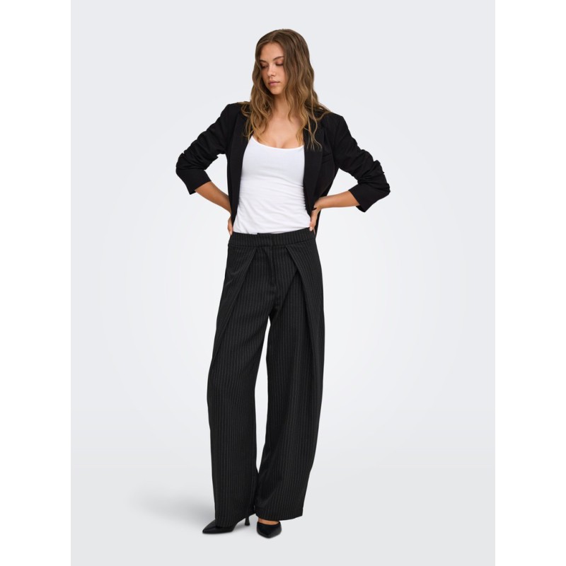 ONLY Pinya pleat barrel bukser - Black / Cloud Dancer Pinstripes
