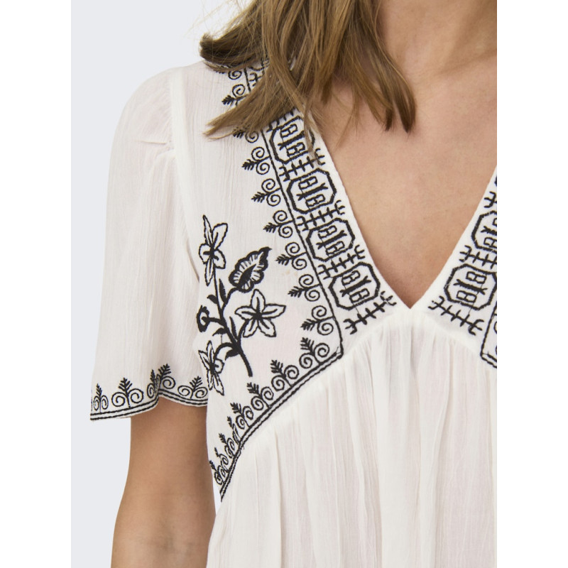 JDY Harper S/S Broderet Top - Cloud Dancer JDY Harper S/S Broderet Top - Cloud Dancer