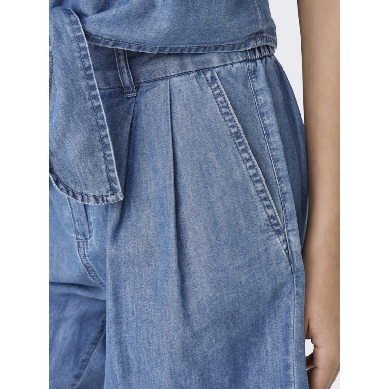ONLY Bea Denim Shorts - Medium Blue Denim ONLY Bea Denim Shorts - Medium Blue Denim