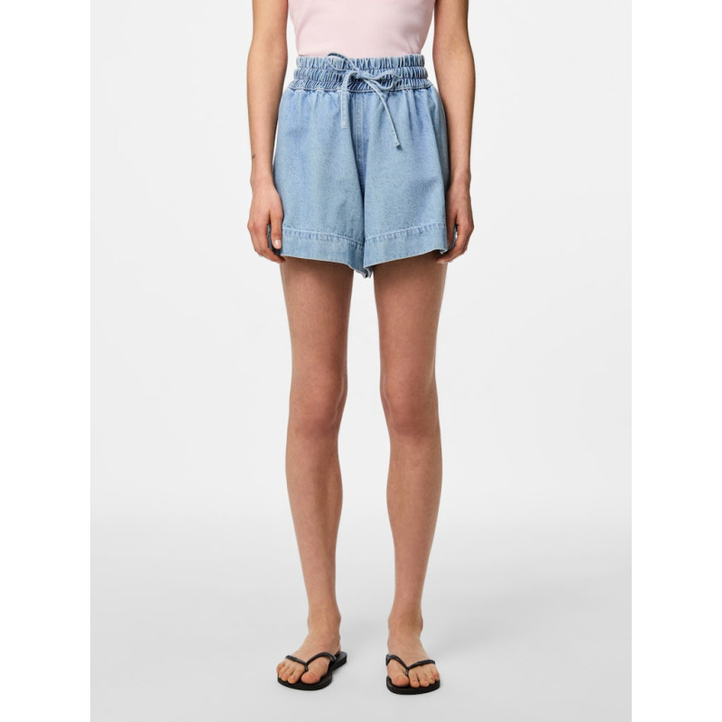 PIECES Flora Denim Shorts - Light Blue Denim PIECES Flora Denim Shorts - Light Blue Denim