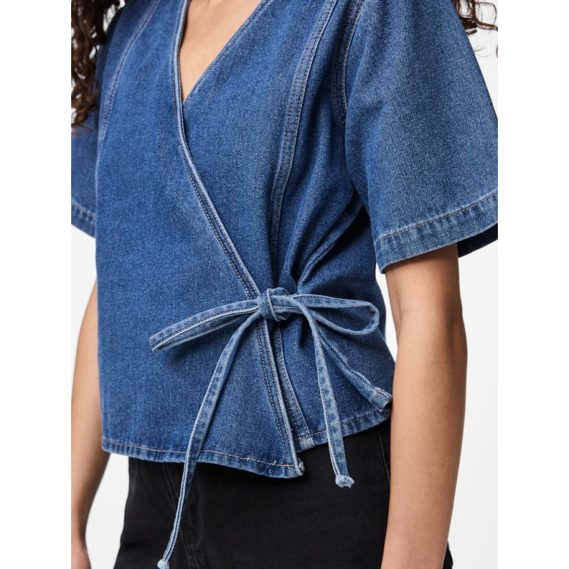 PIECES Fibbo S/S Denim Top - Medium Blue Denim PIECES Fibbo S/S Denim Top - Medium Blue Denim